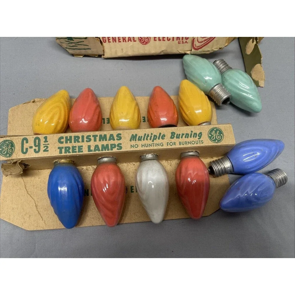 Vintage C9 Christmas Light Bulbs Lot of 26 Bulbs 13 Swirl 13 Smooth Some NIB